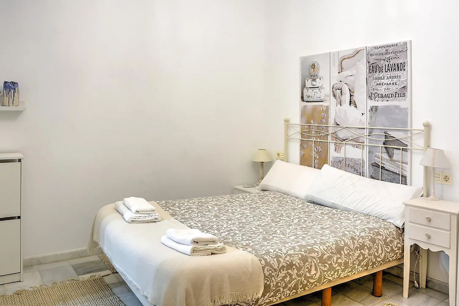 Apartamento En Calle Regla Sanz Seville 0*,